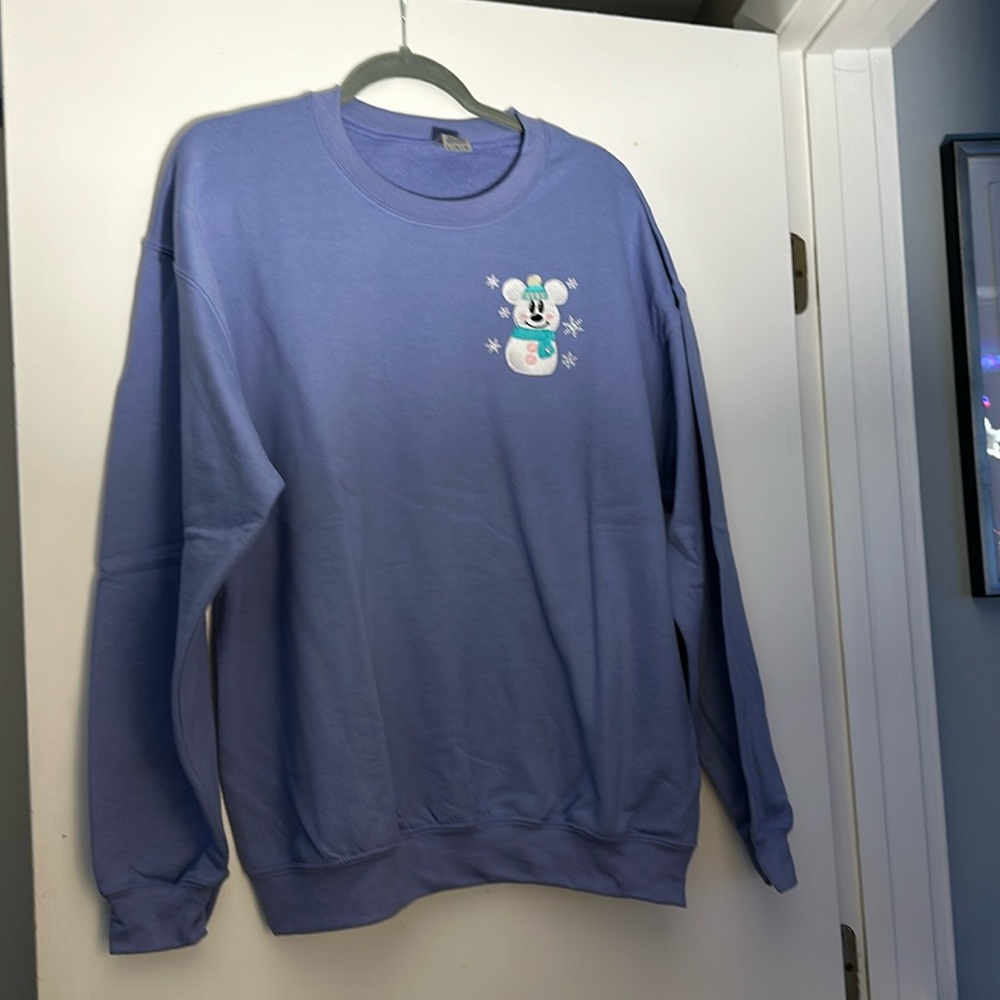 NWOT periwinkle Mickey snowman sweatshirt size L